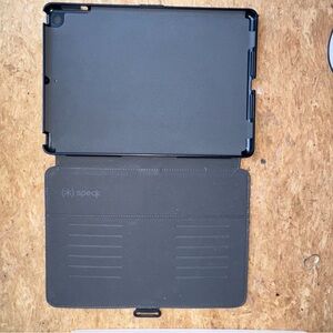 NWOT Speck Black Tablet Case for iPad 9th gen